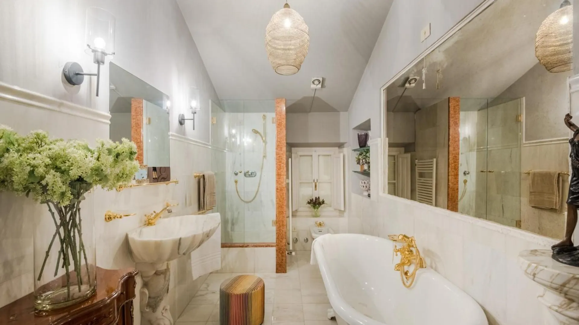 Romantic Retreat In A Restored Church Λούκα